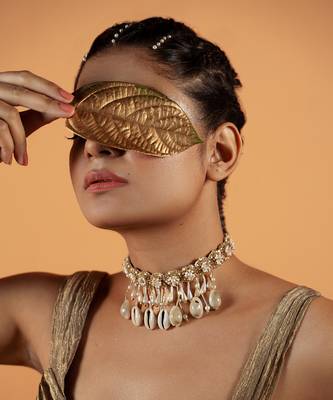 Sequin embellished necklace 2