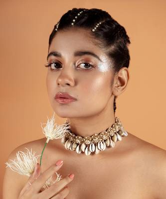 Sequin embellished necklace 1