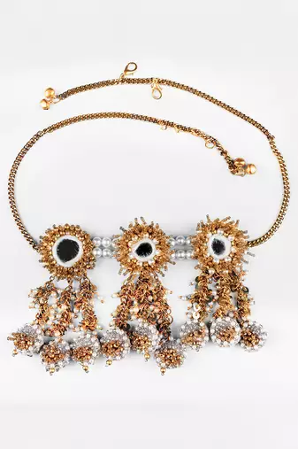 Pearl embellished necklace
