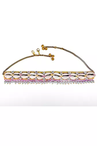 Shell embellished necklace