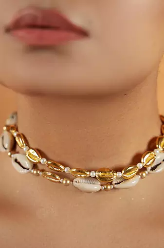Shell embellished necklace