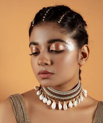 Bead embellished necklace 1