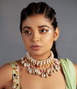 Shell embellished necklace