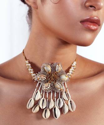 Shell embellished necklace 2