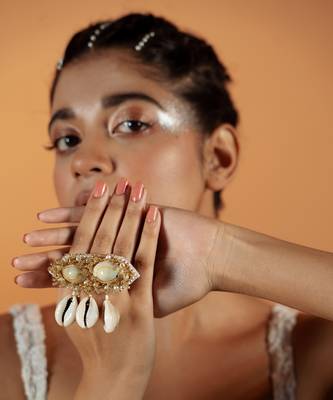 White & golden adjustable ring 1