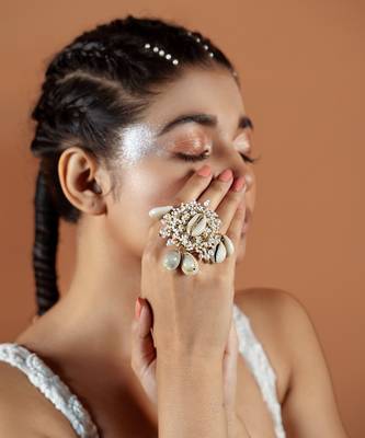 White & golden adjustable ring 1