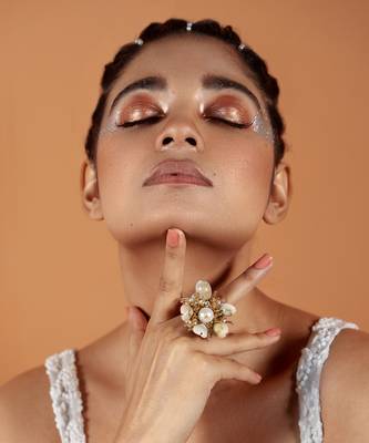 White & golden adjustable ring 1