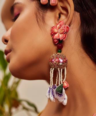 Floral shape dangler earrings 1