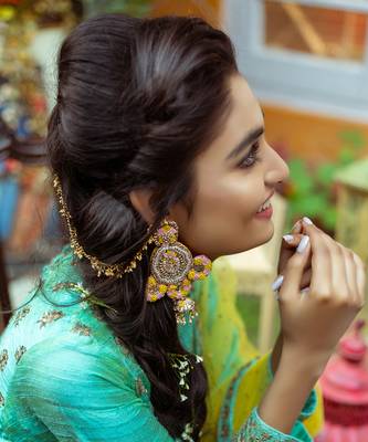 Hand embroidered chain dangler earrings 1