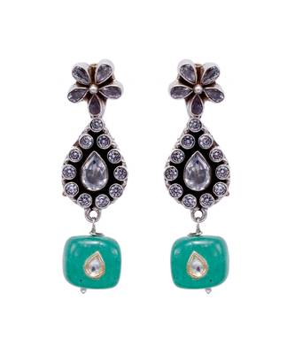 Green silver nazmil elegant earrings 2