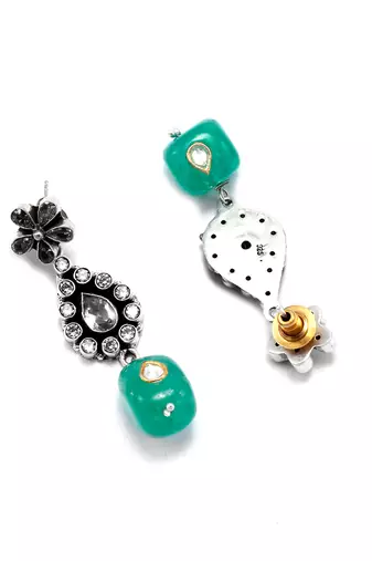 Green silver nazmil elegant earrings