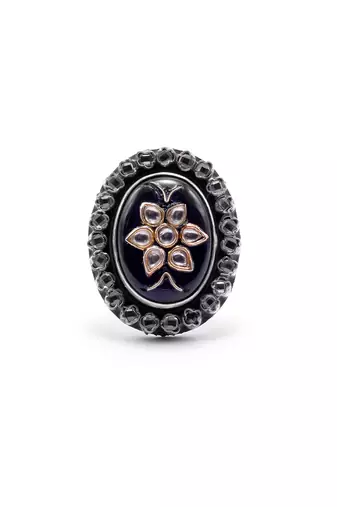 Black silver sana charming ring