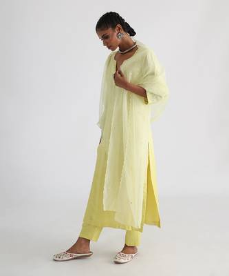 Yellow zarina kurta set 3
