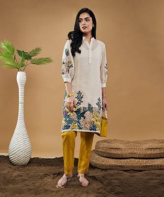 Off white yellow zinnia applique kurta with pants 3