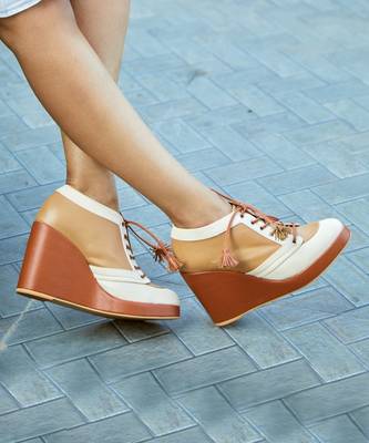Brown nougat wedge 1