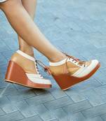 Brown nougat wedge