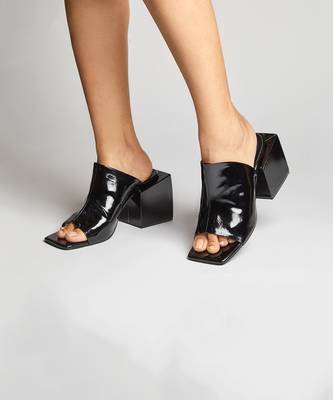 Black square block heels 1