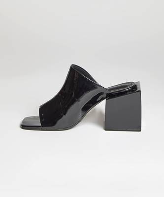 Black square block heels 3
