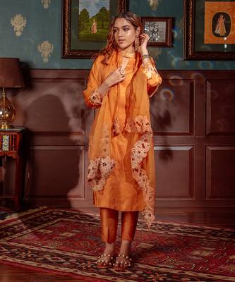 Mettalic orange kurta set 2
