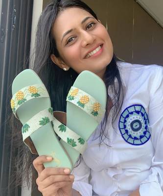Sea green pineapple flats 3