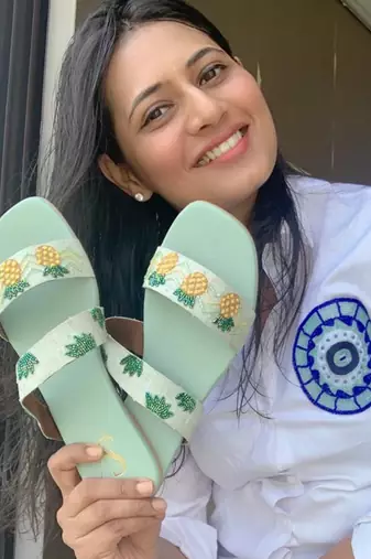 Sea green pineapple flats