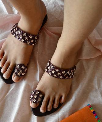 Champagne chappals 1