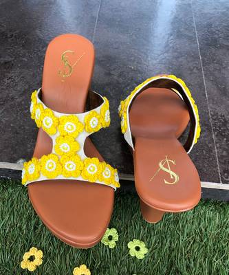 Yellow sunday daisy wedges 1