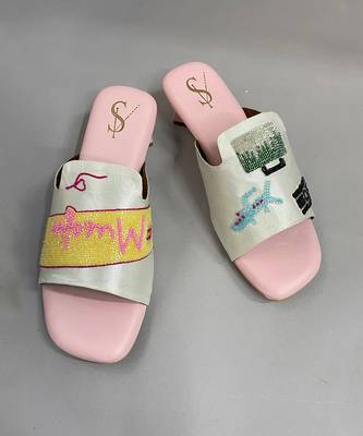 White musafir square heels 1