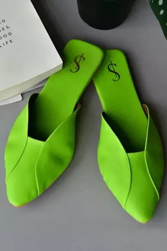 Green pop-up green flats