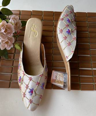 Silver kairi mules 1