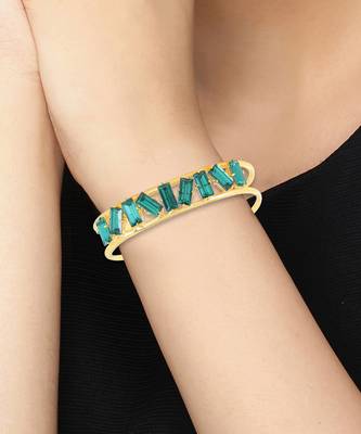 Emerald green amaana crystal cuff 1