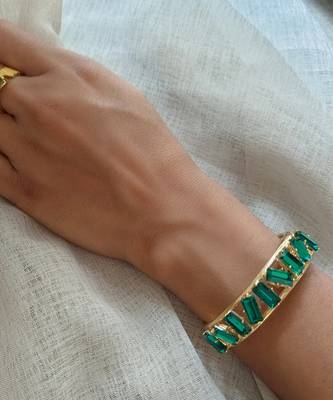 Emerald green amaana crystal cuff 2