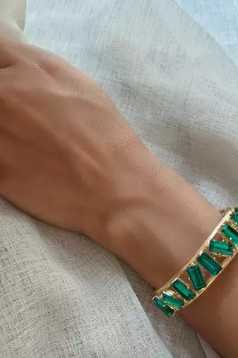 Emerald green amaana crystal cuff