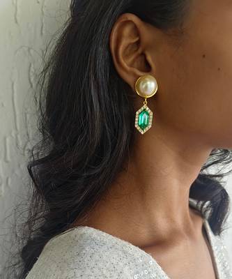 Emerald cavi drop earrings 1