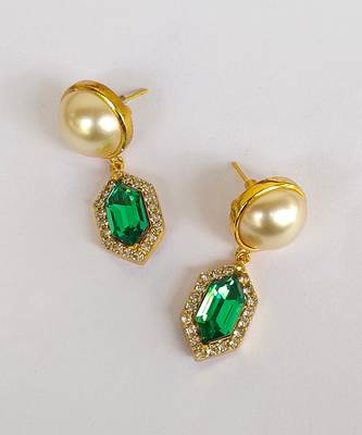 Emerald cavi drop earrings 2