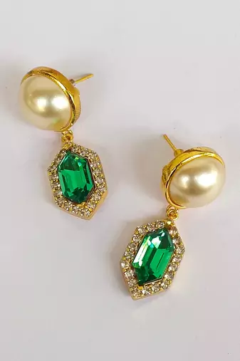 Emerald cavi drop earrings