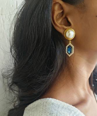 Sapphire cavi drop earrings 1