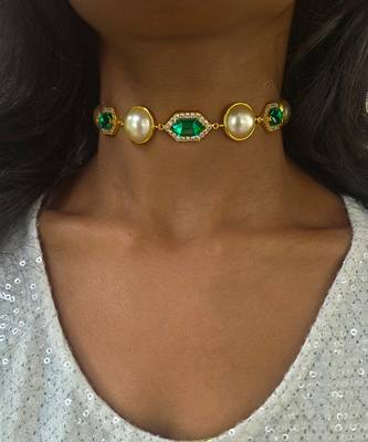 Emerald green cavi choker 1