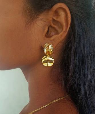 Gold capri pyramid studs 1