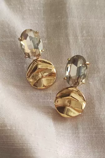 Gold capri pyramid studs