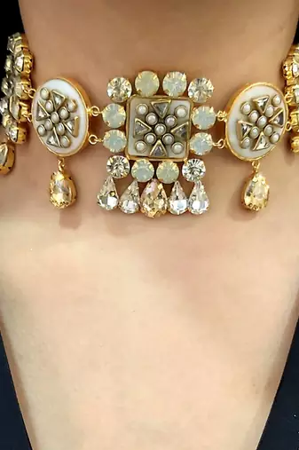 Gold veera choker