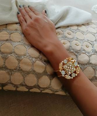 Gold suhaaya mini cuff 1