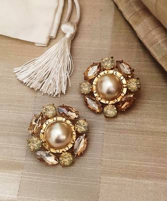 Gold sangria studs 3