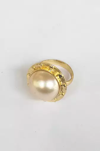 Gold sangria pearl luxe ring