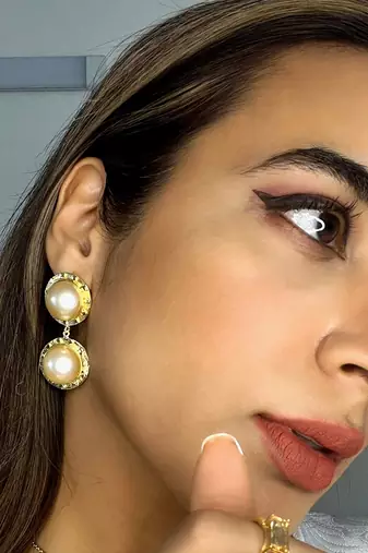 Gold sangria pearl luxe danglers