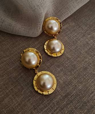 Gold sangria pearl luxe danglers 3