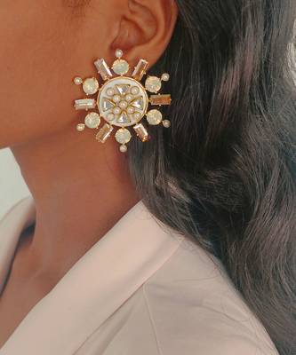 gold rubaina kundan stud earrings for women 1