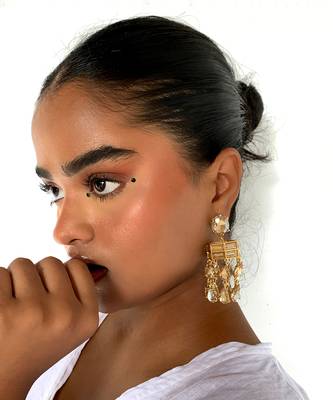 Gold chandelier drop earrings 2