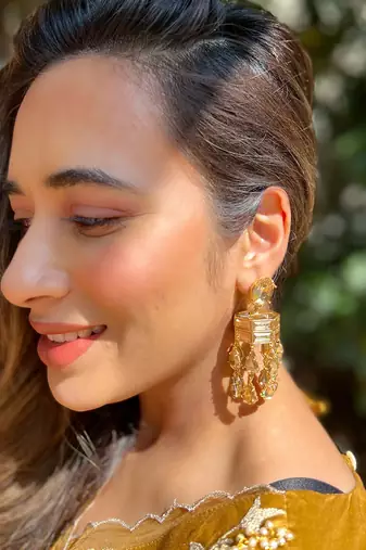 Gold chandelier drop earrings