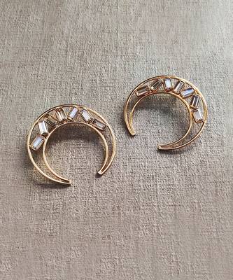 Gold amaana moon earrings 4